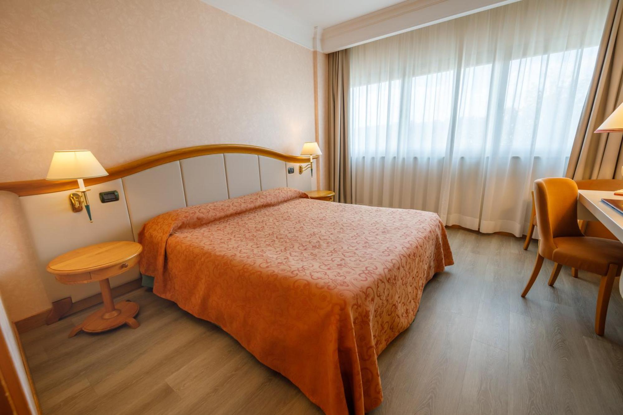 Perugia Plaza Hotel Exterior photo